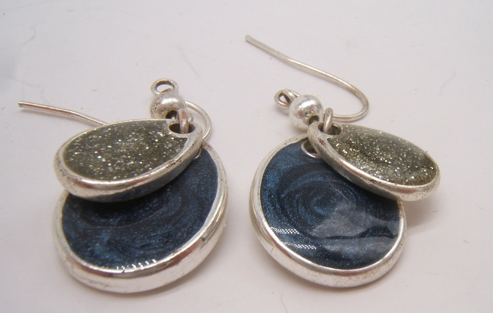 VTG SIGNED KC EARRINGS DANGLE ENAMELED BLUE & SILVER TONE