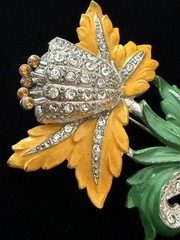 Deco Era vintage pot metal enamel brooch