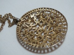 Vintage Gold Filigree Chain Link Necklace with Open Leaf Medallion 24 inch