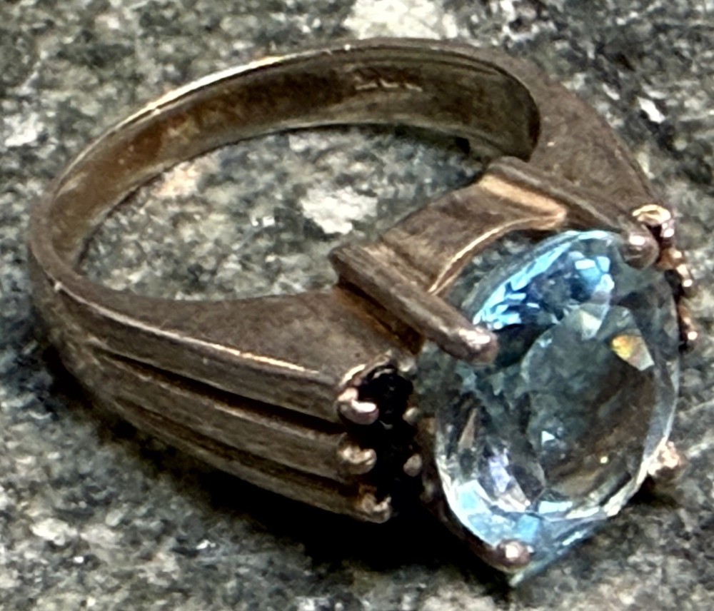Vintage Modernist Faceted Blue Topaz and Sterling Silver Ring – Size 8.5