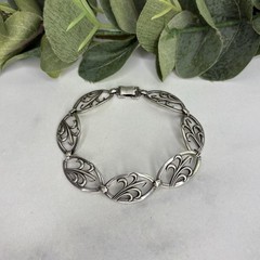 Vintage Sterling Silver Oval Link Leaf Floral Design Bracelet