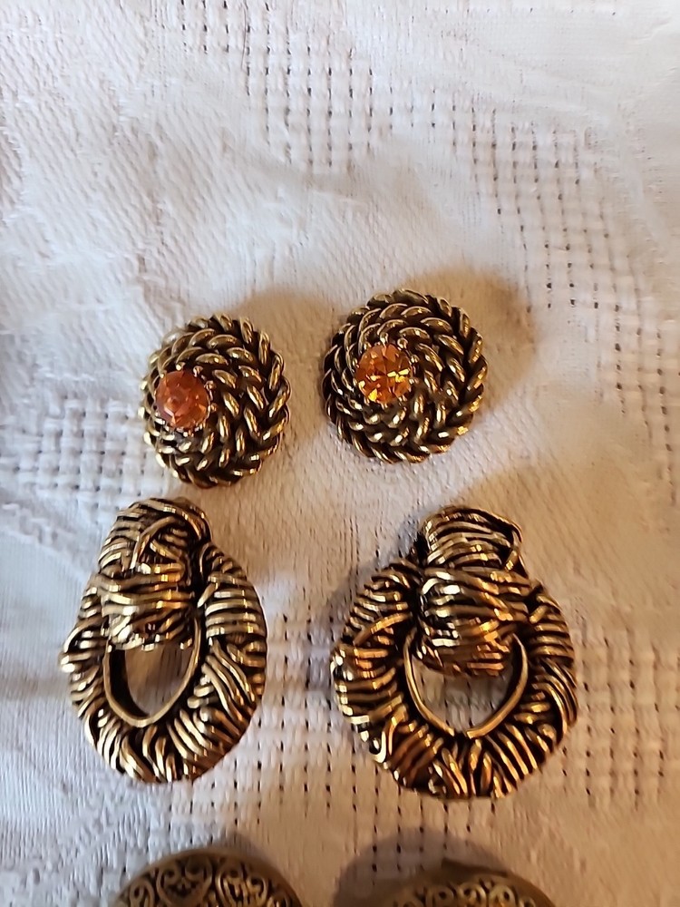 3 Pairs Of Vintage Gold Chunky Mid Century Clip Earrings #120