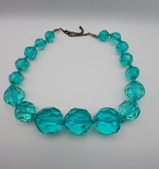 Aqua Teal Lucite Acrylic Faceted Graduated Bead Necklace Vintage