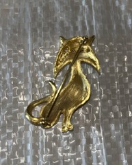 Vintage signed LG Lind Gal Goldtone Cat with Rhinestone Green Eyes
