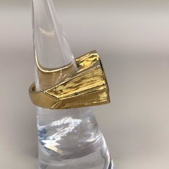 POLCINI Ring Vintage Enamel Heart Cocktail Costume Brushed Metal Gold Tone