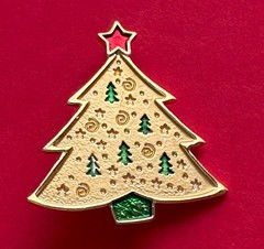 VINTAGE CHRISTMAS TREE PIN BROOCH ENAMEL GOLD EMBOSSED RARE NOVELTY MCM HTF 54