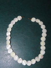 15.5″ CHOKER NECKLACE MOTHER OF PEARL DISCS VINTAGE BARREL CLASP