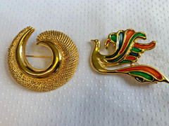 Vtg Brooch Lot DoneGal Barlow Napier Sarah Cov Avon Scatter Pins Costume Jewelry