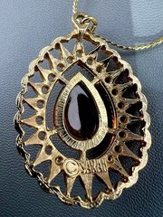 Vintage Sarah Coventry Necklace Brown Lucite Teardrop Pendant Gold Tone Signed