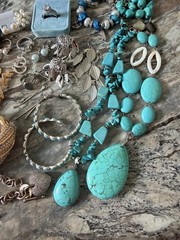 Vintage Jewelry Lot Over 1 Ibs Signed Unsigned Brand Unbrand Estate