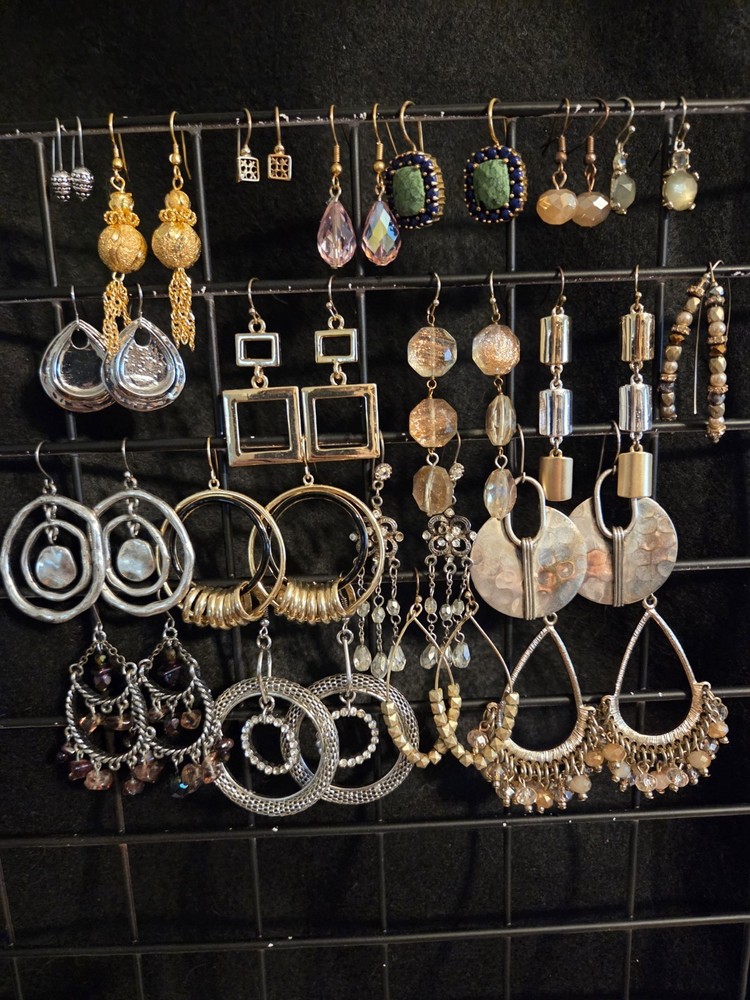 Vintage To Now Quality Earrings Lot Stone Crystal pierced Dangles 20 pair Mixed