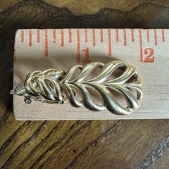 Vintage Trifari Clip Earrings 2 Inch Signed Twice Gold Tone Leaf Filigree Hinged