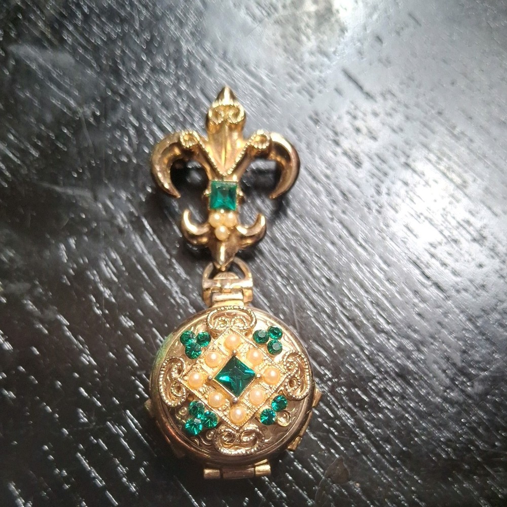 Vintage Coro Pegasus 4 Way Picture Locket Brooch Pin Chatelaine Fleur-de-lis