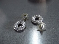 1 Pair Old .75″in Dounut Style Rhinestone Sparkly Studs
