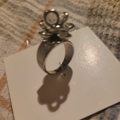 Beautiful Vintage MCM Cocktail Ring 18 k HGE Cut Crystal