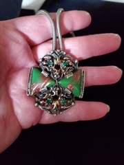Selro Selini Unsigned Green Art Glass Rhinestone Pendant Necklace Chunky Funky