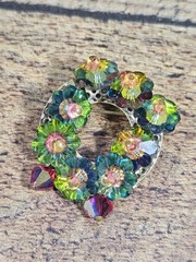 VTG Goldtone Wired Margarita Floral Rivoli Glass Open Wreath Brooch, 1.5″