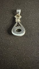 Vintage Sterling Silver Pendant Set with a Beautiful Facetted Aquamarine