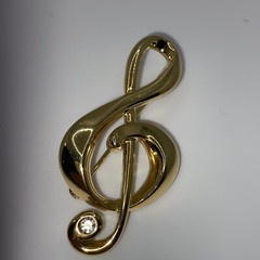 Vintage Estate LC Lauren Conrad Gold Tone Rhinestone Music Note Brooch 2”
