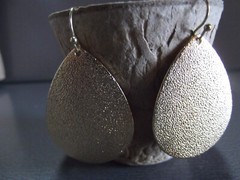 1 Pair Old 1″in Metal Gold Tone Medium Size Teardrops Dangler