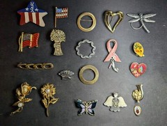 Brooches. Vintage to Modern Styles. Excellent to Good Conditions. See Photos.