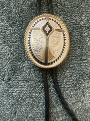 Montana Silversmiths Cross Design Western Bolo Tie, Beautiful Condition