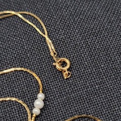 Vintage Cobra Station Chain White Bead Necklace Gold tone 28″