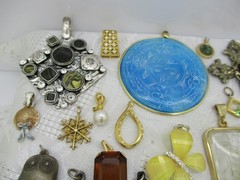 VINTAGE ESTATE JEWELRY LOT 40+ PENDANT CHARMS NO CHAIN CRAFT REPURPOSE OWL CROSS