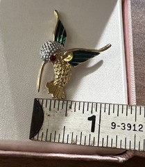 VTG Marvella Estate Hummingbird Brooch Pin Gold Tone Rhinestone Enamel w/ Box