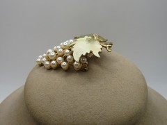 Vintage Grape Cluster Pin/Brooch 2″ x 1.5″ Lavender yellow green Gold White