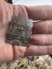 Vintage Designer Signed Sterling Silver w/Etched Details HOUSE Shaped Brooch 8g