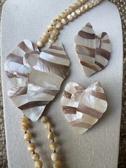 Stunning Vintage Signed “SANDEE” Mother-of-Pearl Pendant Necklace and Earring