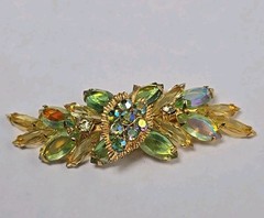 Vintage UNSIGNED Open Back Green Rhinestone Gold Tone Brooch LEAF PIN