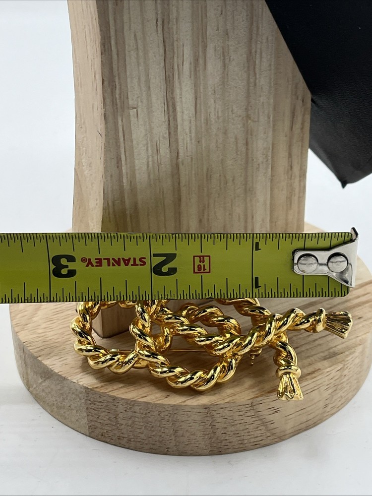 Vintage Chunky Thick Decorative Tassel Pin Brooch Gold Tone Knotted Rope-Look