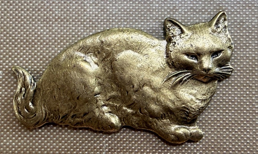 Vintage Raw Brass Sleeping Long Hair Cat Stamping 35x20mm Flat Back Jewelry Find