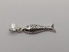 925 Sterling Silver Fish Pendant / Charm. Weighs 1.1 Grams. 1.13″ Long.