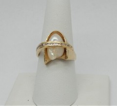 Modern Space Age Solid Gold Ring w/ Mississippi River Pearl & Band of Diamonds