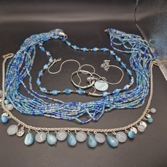 Lot 4 Necklaces Silver Tone Blues Beachy Glass Shells Beautiful Stackable 17-21″