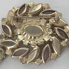 VINTAGE LILAC PINK FROSTED GLASS AB BROOCH & CLIP EARRINGS SET NAVETTE