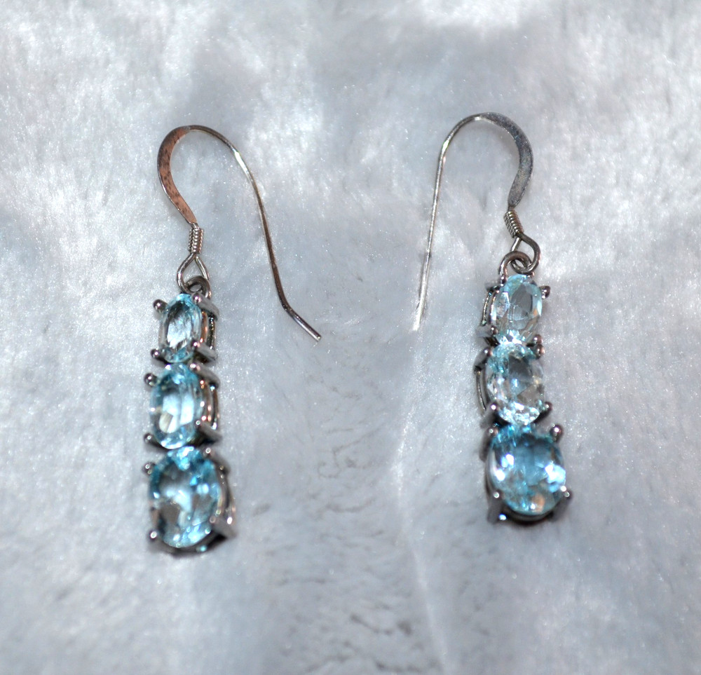 Silver Tone Pierced Wire Hook Earrings 1.5″ Blue Aquamarine Stones