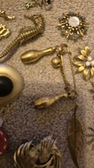 Vintage Brooches Set Mixed Lot Materials Metal Wood Plastic Gold Tone