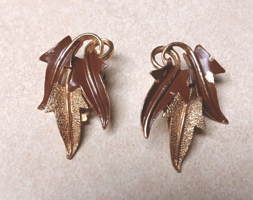 Vintage Brown Mode Art Brand Enamel Leaf Clip On Earrings