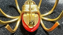 VTG 1930s-40s SPIDER BROOCH CHERRY RED BAKELITE & GOLD PLATED BRASS BODY MINTY!