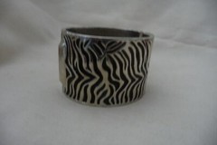ZEBRA STRIPES SILVER & BLACK TONE HINGED BANGLE #195A BRACELET MAGNET CLASP
