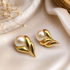 Richelieu Gold Tone White Faux Pearl Leaf Clip On Earrings 1 In Vintage
