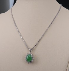 Vintage 1.13ct Natural Green Jadeite Jade 0.26ct Diamond Platinum Necklace