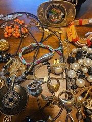 Lot 1 Mixed Lot All Marked Jewelry Anne Klien, Liam Sophia, Joan Rivers, Chaps,