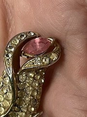 Vintage Signed FRANCOIS Long stem Rhinestone Flower Brooch Pink Gold-tone READ