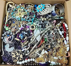 FREE SHIP 5 Pound Lb Unsearched Lot Jewelry VTG New Junk Art Craft Treasure Box