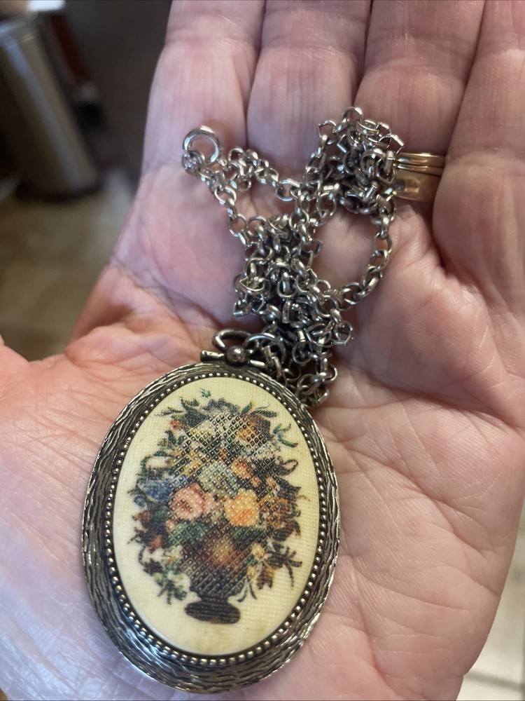 Faux Needlepoint Oval Pendant Necklace – Signed Coventry Vintage Silver Toned